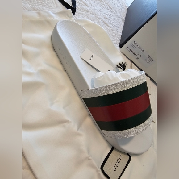 Gucci Signature Stripe Slide Sandals - Picture 9 of 14